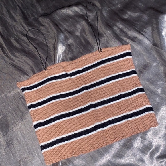 Cute crop top - Picture 2 of 3